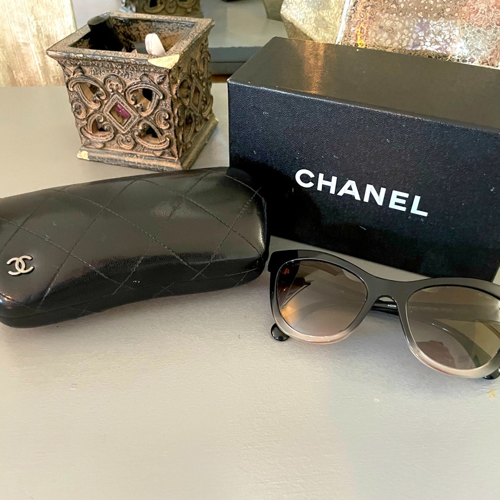 Like new Chanel cat eye sunglasses